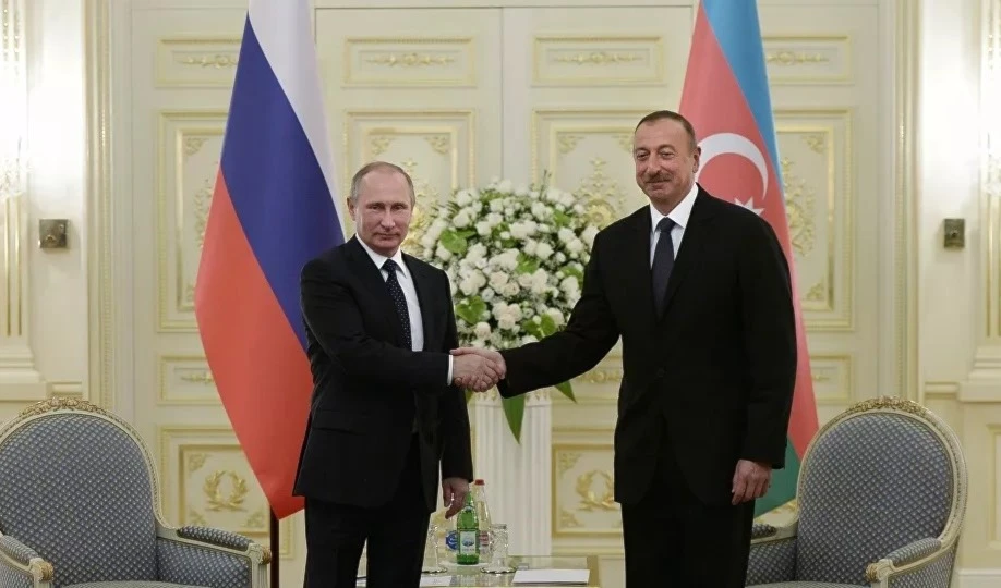 Putin y Aliyev abordan la situación en Nagorno Karabaj.