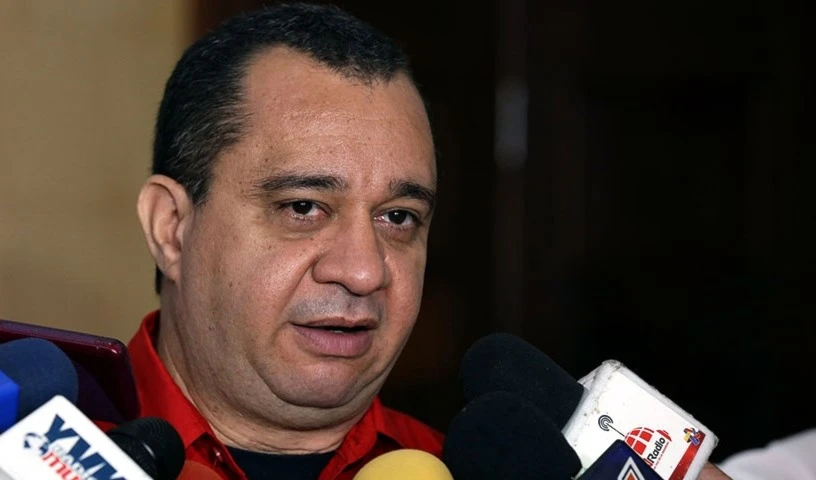 Julio Chávez, integrante del Partido Socialista Unido de Venezuela (PSUV).