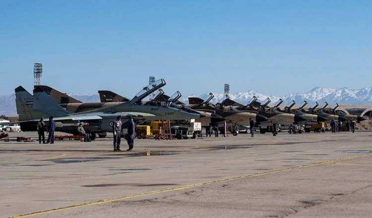 Inician maniobras militares iraníes en la provincia de Isfahán.