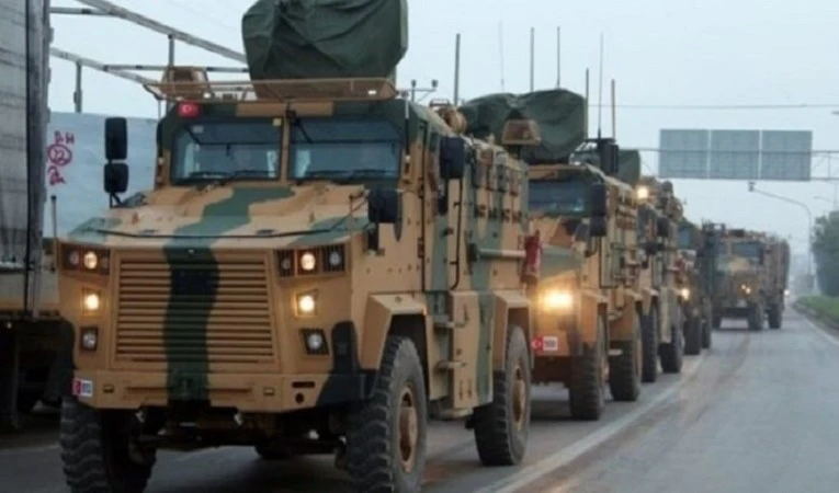 EE.UU. envía tercer convoy militar de Siria a Iraq.