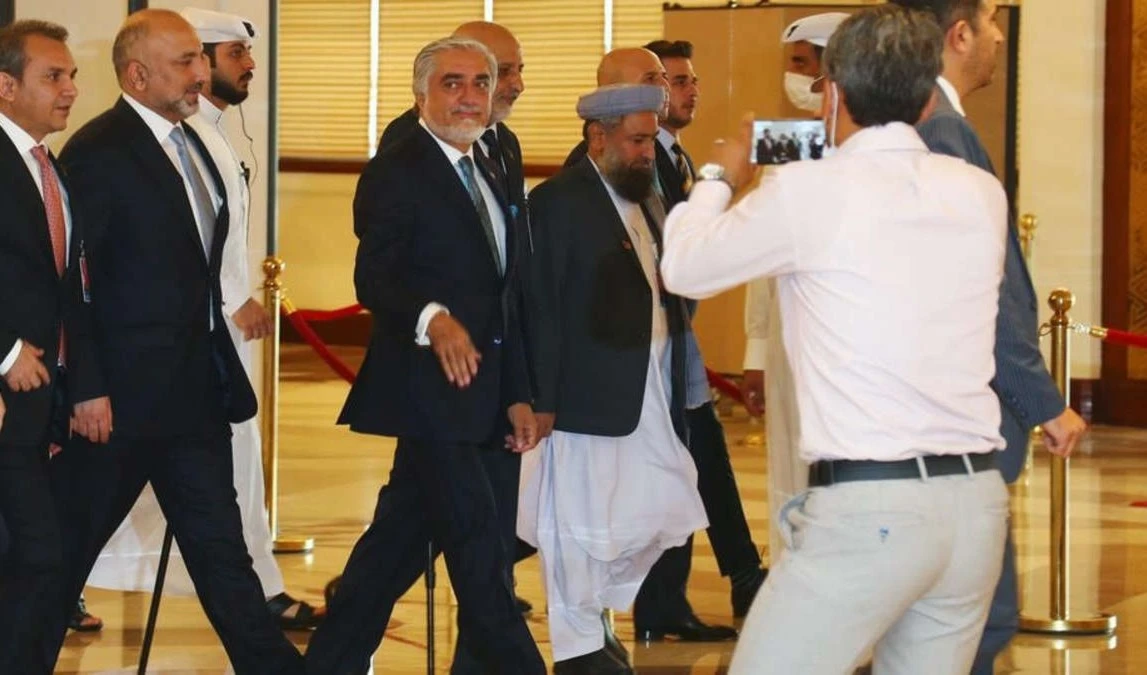 Avanzan conversaciones de paz con acuerdo entre Gobierno afgano y talibanes.