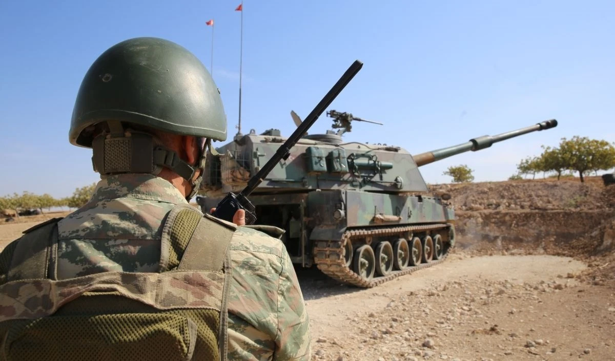 Turquía evacua su mayor base militar en Siria.