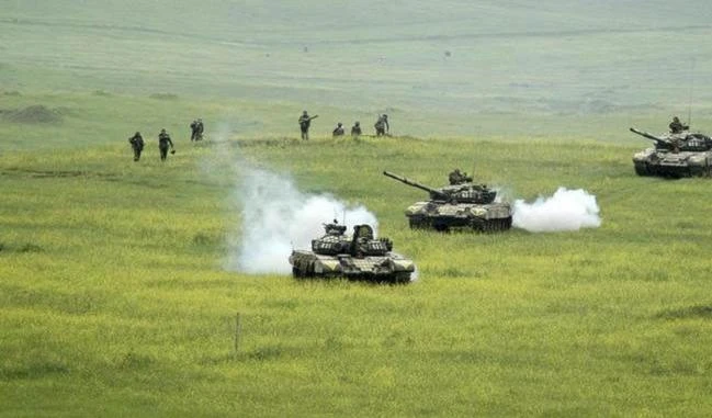 Bakú anuncia el control de 200 localidades en Nagorno Karabaj.