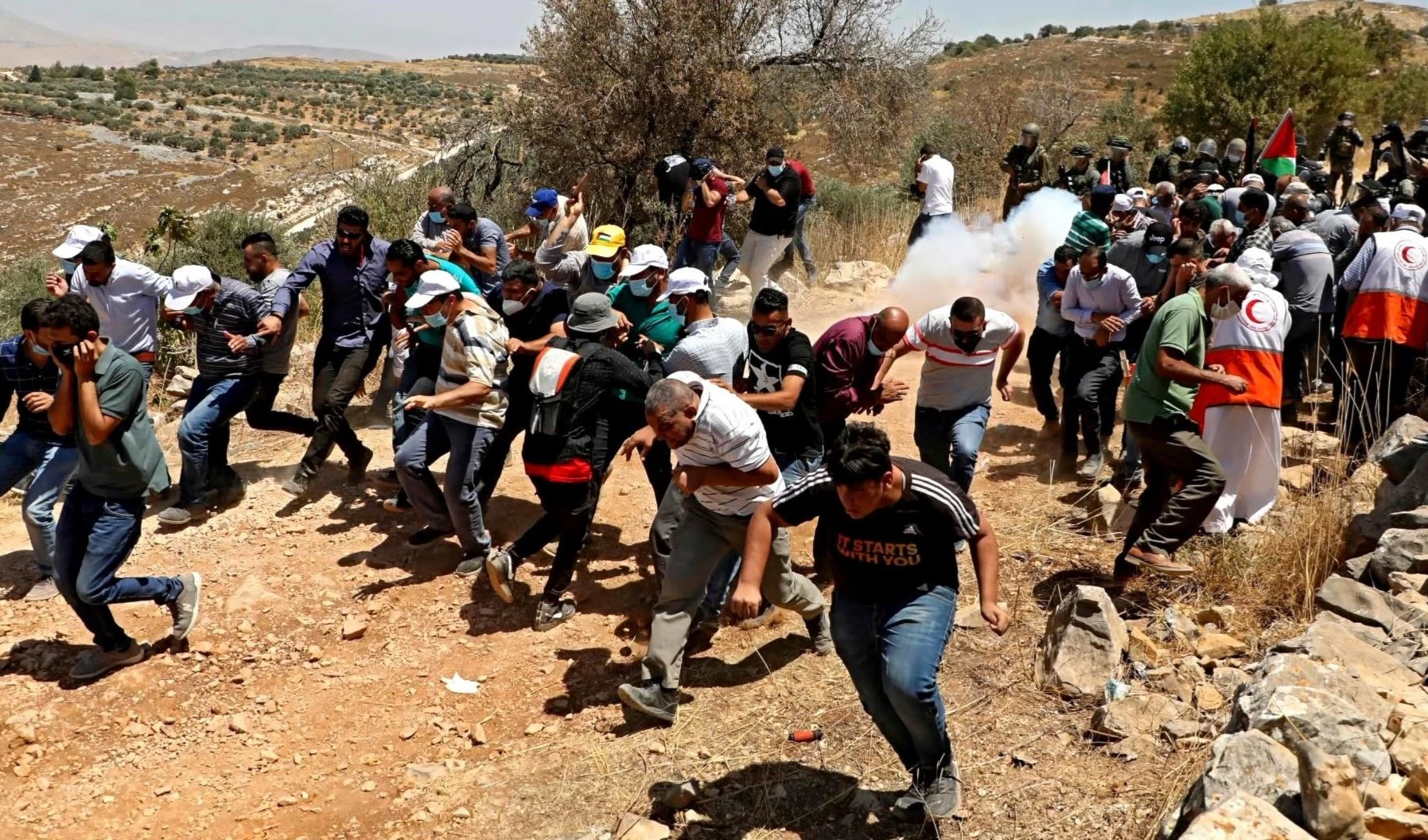 Reprimen protestas palestinas contra asentamientos ilegales israelíes.