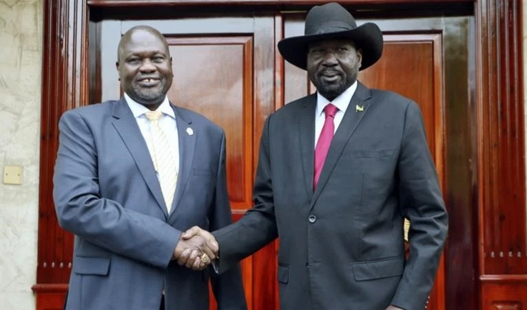 El jefe rebelde de Sudán del Sur, Riek Machar (izquierda), y el presidente Salva Kiir. Foto: AP 