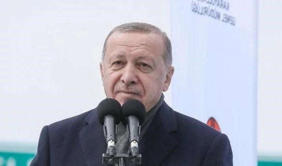 Erdogan durante la ceremonia de apertura de la autopista Menemen-Aliağa-Çandarlı en Izmir.