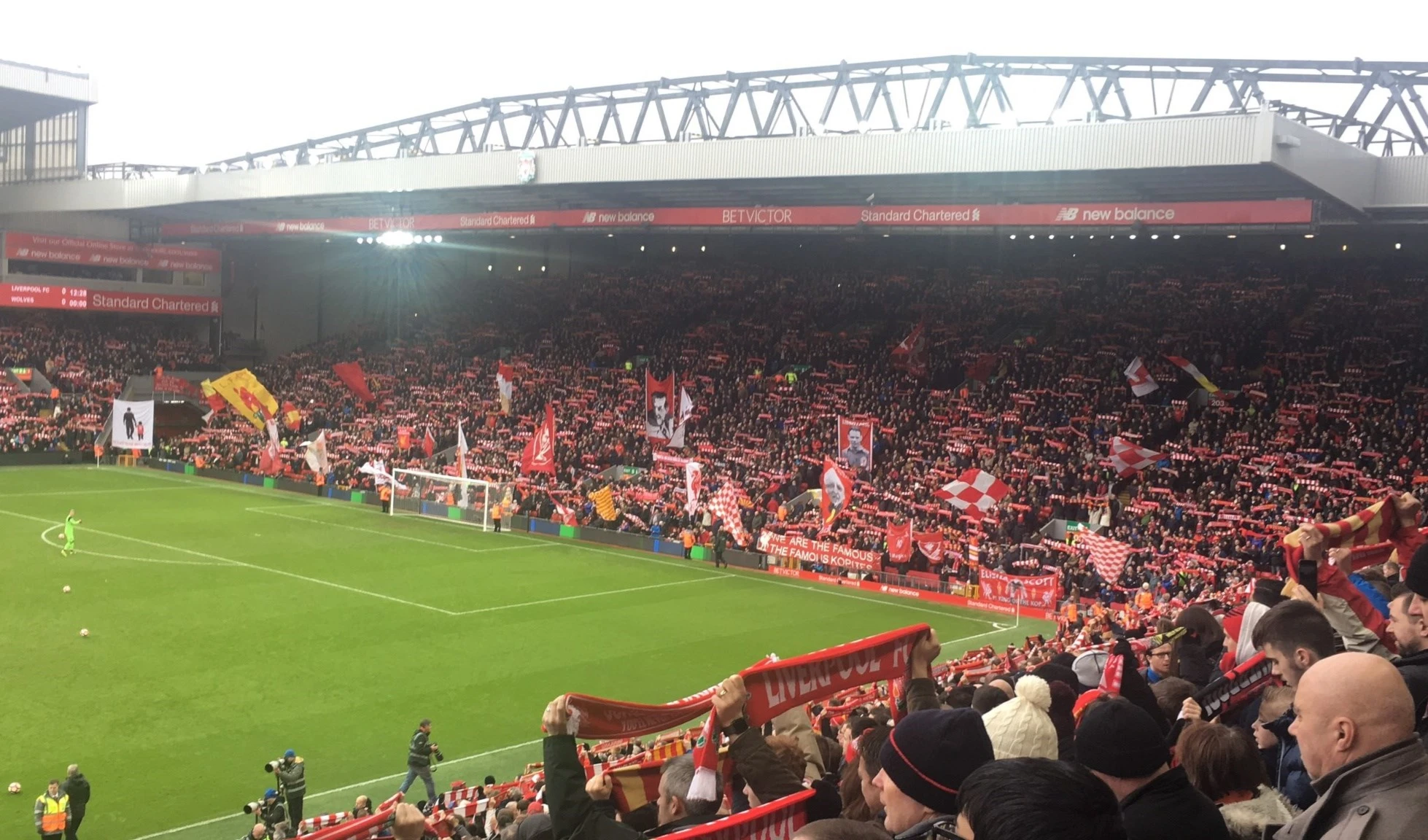 Liverpool en tensión por presencia de aficionados españoles