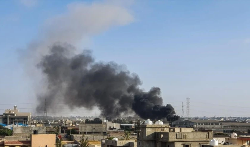 Buque de guerra turco bombardea el oeste de Libia.