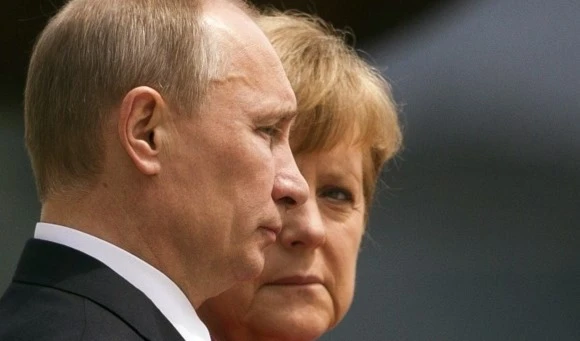 Putin y Merkel abordan situación en Siria y Libia.