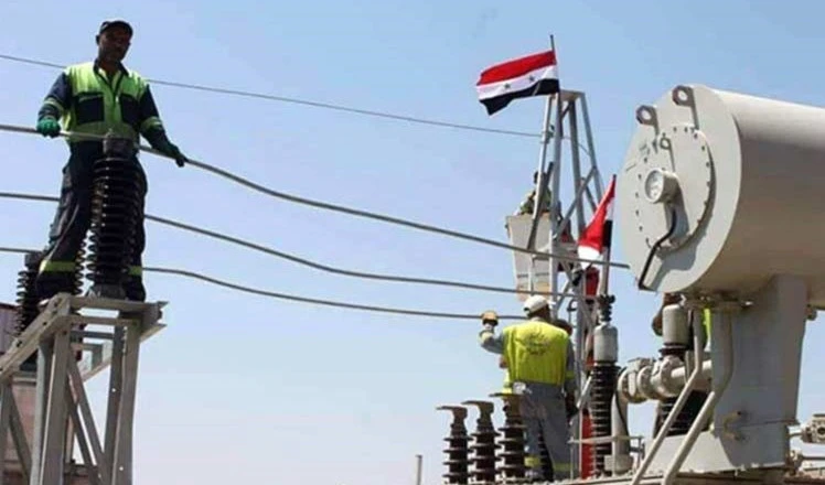 Trabajadores eléctricos sirios restañan daños ocasionados por ataques terroristas a la planta de Tal Tamer, en la provincia de Hasakeh. Trabajadores eléctricos sirios restañan daños ocasionados por ataques terroristas a la planta de Tal Tamer, en la provincia de Hasakeh.