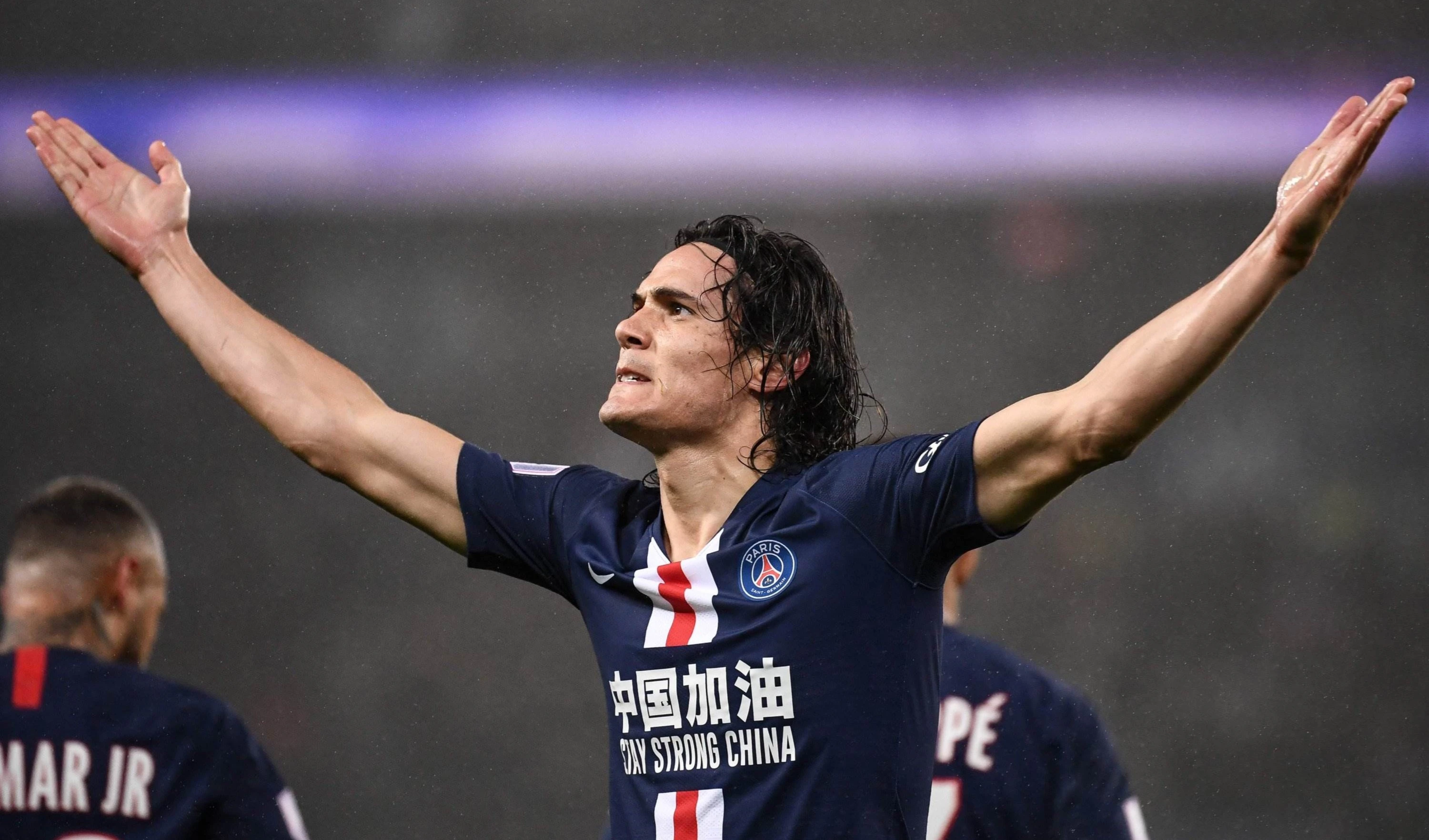 Edinson Cavani fuera del PSG y sin equipo a la vista