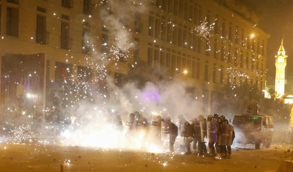 Turquía financia grupos de sabotaje en Beirut. Turquía financia grupos de sabotaje en Beirut.