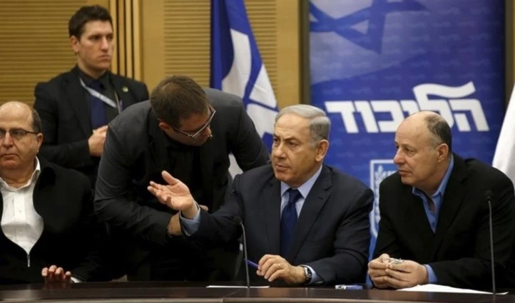 El primer ministro israelí, Benjamín Netanyahu, junto a miembros del Partido Likud.