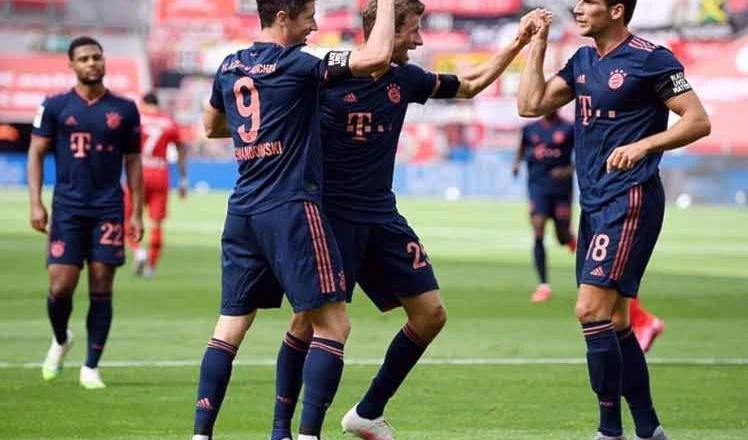 Bayern Münich continúa rumbo al título en fútbol de Alemania