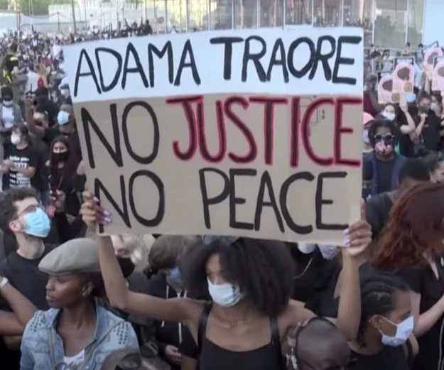 Marchan en Francia contra violencia policial, racismo y desigualdades.