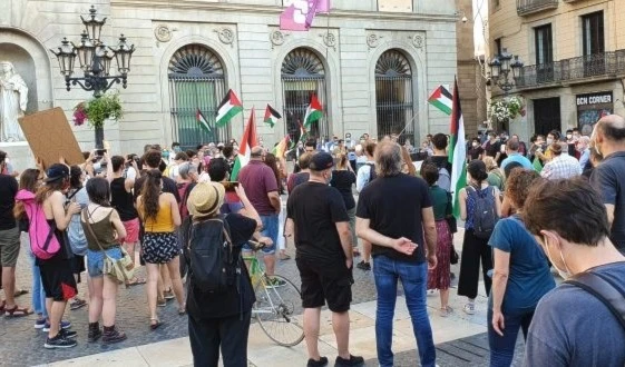 Manifestantes en España y Noruega rechazan plan de anexión israelí.