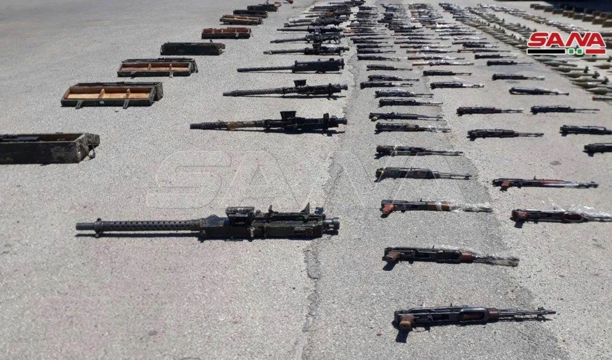 Armas y municiones confiscadas por el Ejército sirio en la provincia de Alepo.