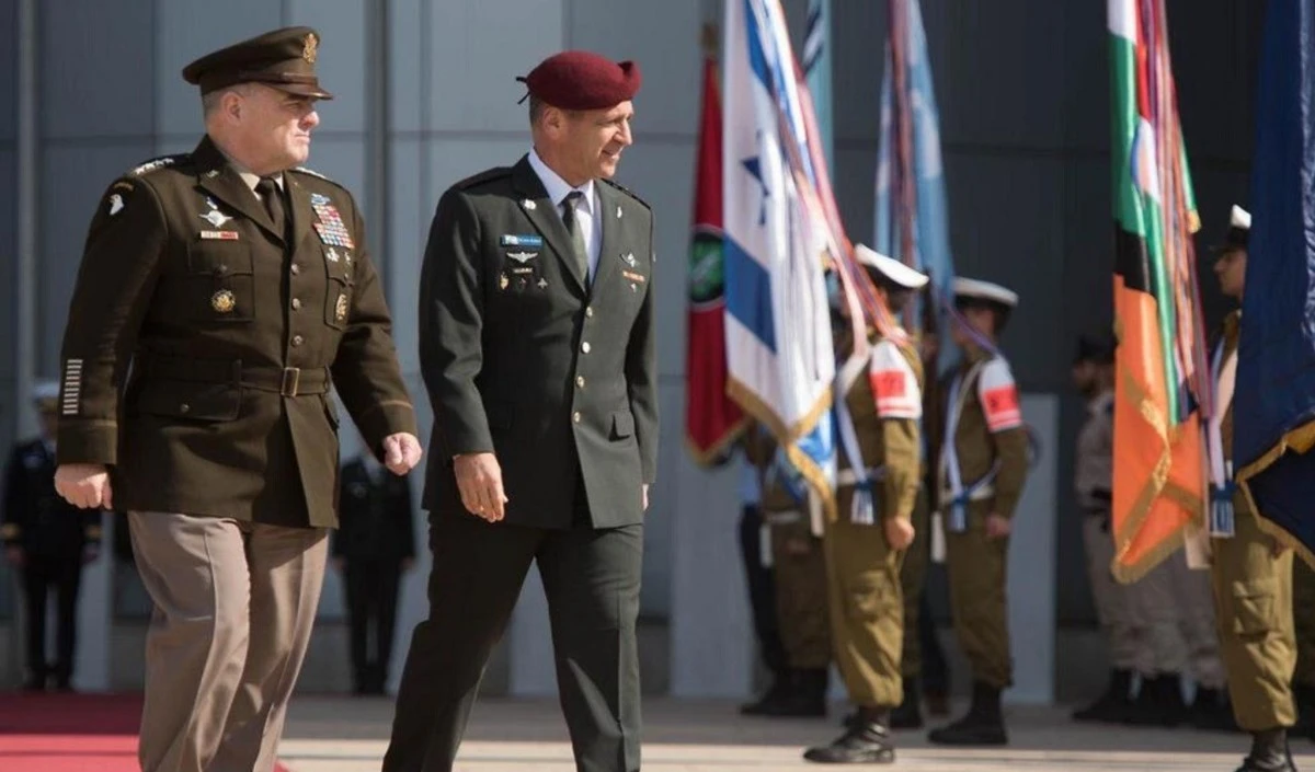 El jefe del Estado Mayor israelí, general Aviv Kochavi (derecha), recibe a su homólogo estadounidense Mark Milli. El jefe del Estado Mayor israelí, general Aviv Kochavi (derecha), recibe a su homólogo estadounidense Mark Milli.