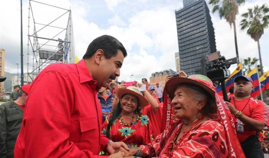 Maduro saluda celebración de pueblos originarios.