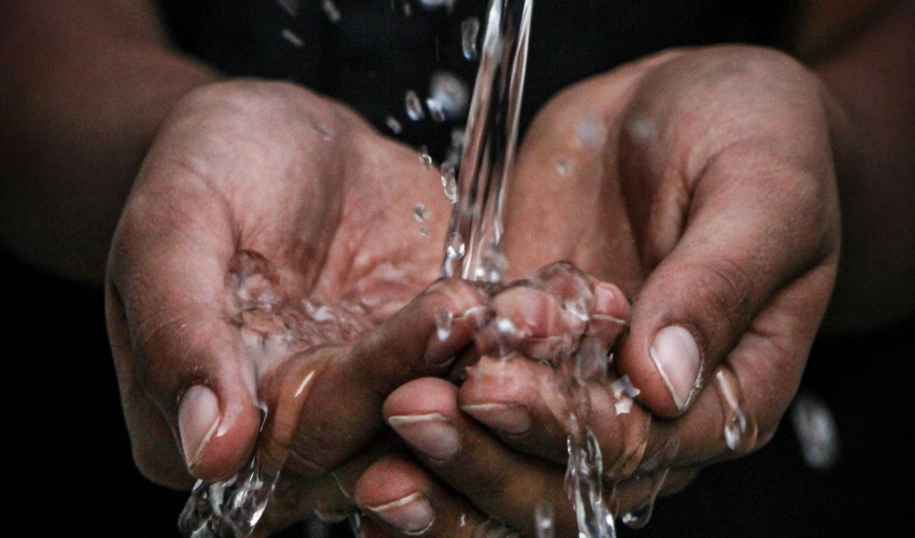 Agua: la tierra llora y el hombre va a la guerra