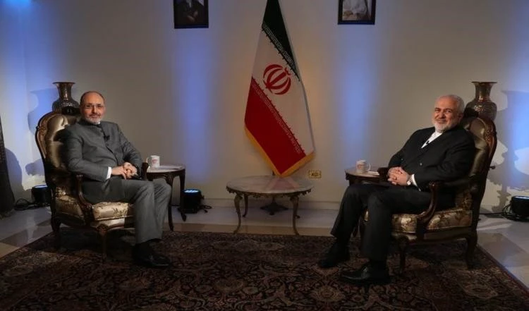 Ghassan Ben Jeddou, presidente del Consejo de Dirección del canal Al Mayadeen, entrevista al canciller iraní, Mohammad Javad Zarif.