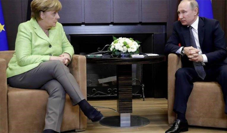 Putin y Merkel rechazan intentos de interferir en asuntos internos de Bielorrusia.