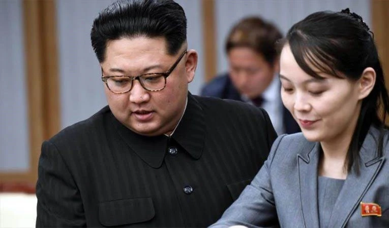 Líder norcoreano delega parte de sus poderes a su hermana menor.