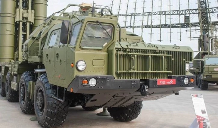 Rusia y Turquía cierran  un contrato de compra  del sistema de defensa antimisiles S-400
