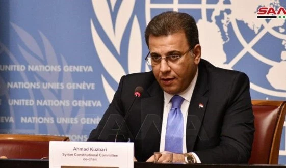 El jefe de la delegación de Damasco para las reuniones del Comité para Discusión de la Constitución siria, Ahmad Kezbari.
