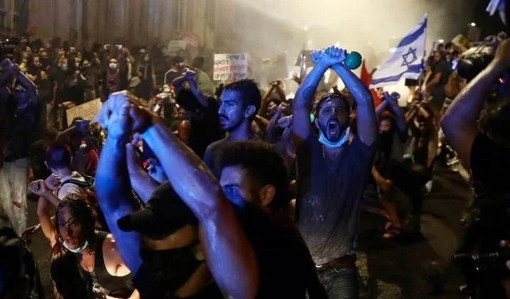 Manifestantes israelíes condenan gestión sanitaria de Netanyahu para hacer frente al Covid-19. Manifestantes israelíes condenan gestión sanitaria de Netanyahu para hacer frente al Covid-19.