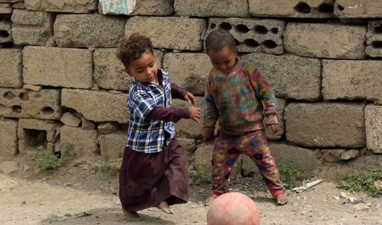 Mueren nueve niños yemenitas bombardeos de la coalición saudita.