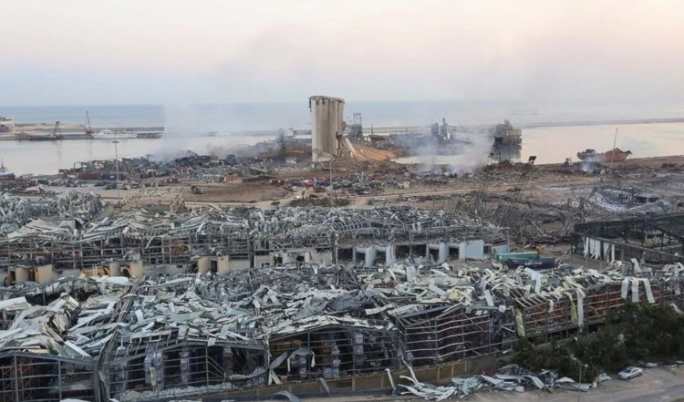 Ejército libanés halla 1.3 toneladas de petardos en el puerto de Beirut.