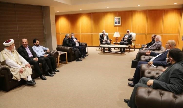 Facciones palestinas califican de paso importante reunión de secretarios generales. Facciones palestinas califican de paso importante reunión de secretarios generales.