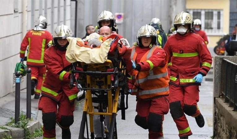 Varios heridos en ataque con arma blanca en París.