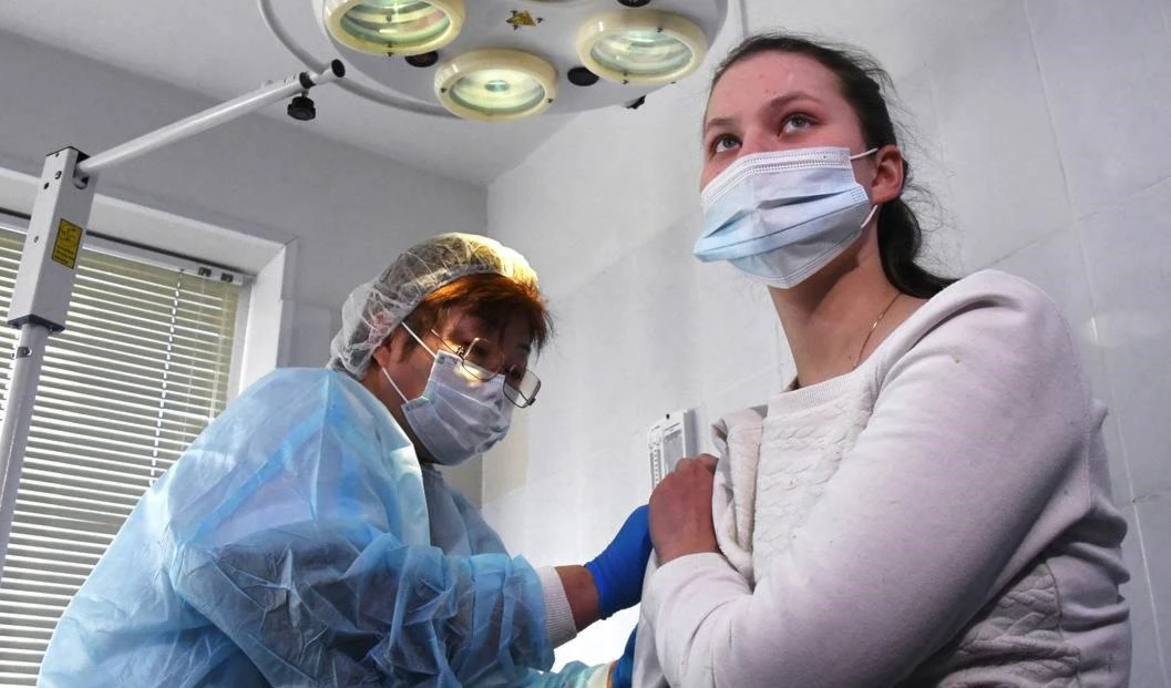 Putin ordena empezar la vacunación masiva contra la Covid-19.