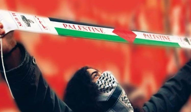 Grupo de derechos humanos pide vacunas antiCovid-19 para palestinos.