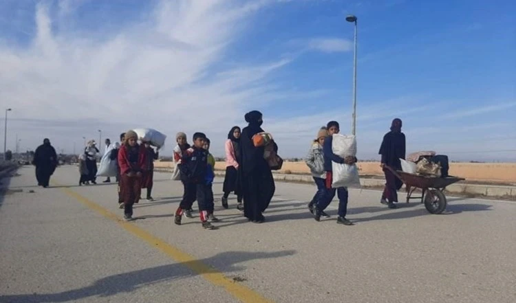 Reabren cruce de Salhiya en la localidad siria de Deir Ezzor. Reabren cruce de Salhiya en la localidad siria de Deir Ezzor.