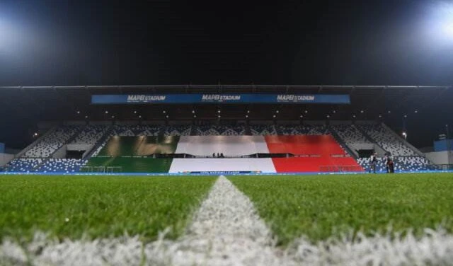 Italia busca supercampeón de fútbol con polémica