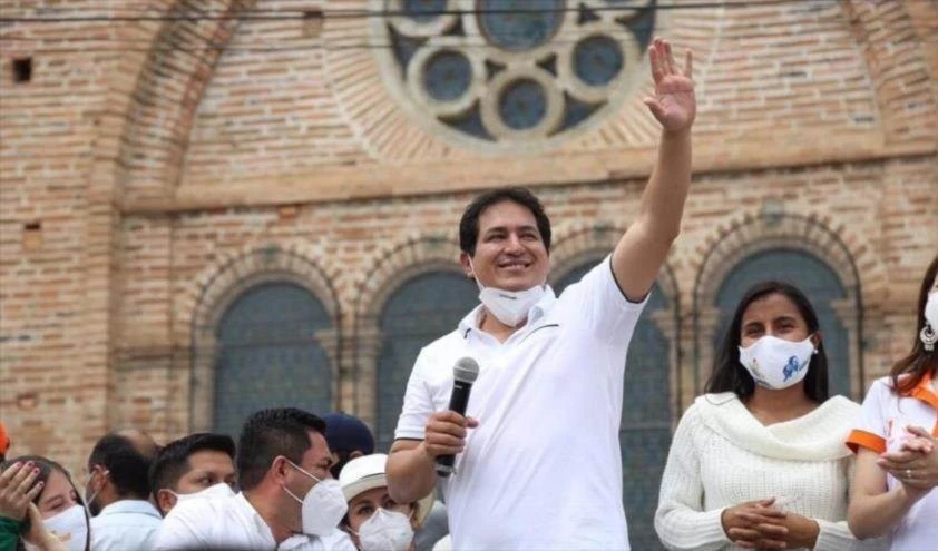 Andrés Arauz, candidato por la Unión por la Esperanza a las presidenciales de Ecuador, durante un mitin electoral.