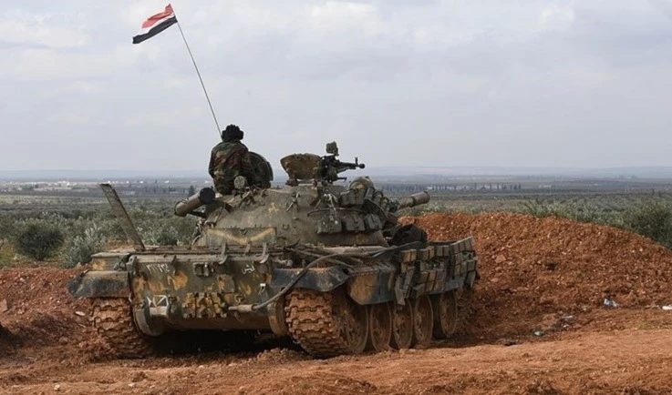 Violentos enfrentamientos entre el ejército sirio y terroristas de Daesh en Hama.