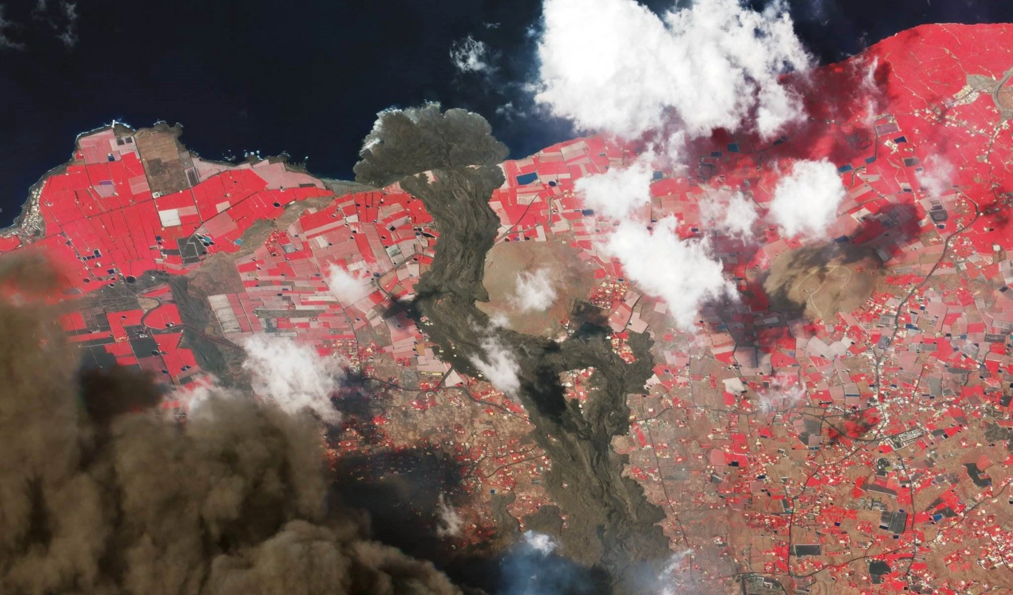 Imagen de La Palma tomada por los satélites SkySat de la ESA el 4 de octubre.