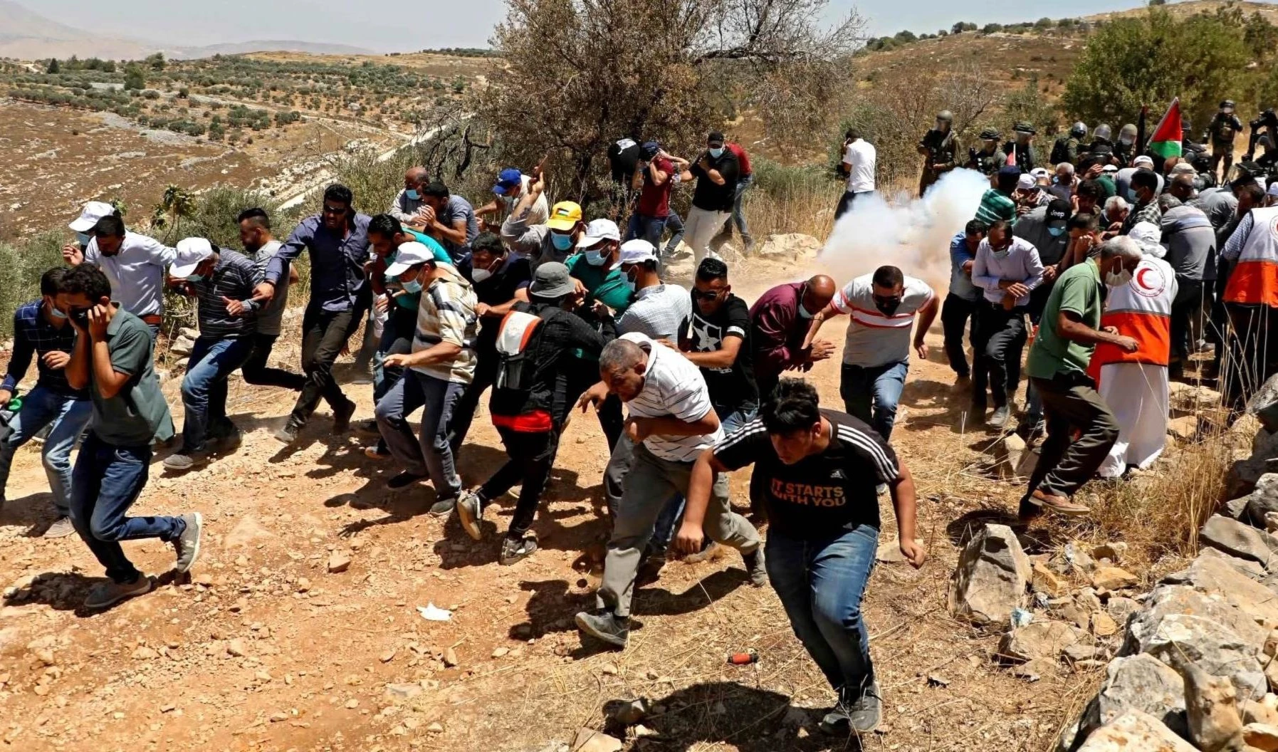 Decenas de palestinos resultan heridos durante manifestaciones en Cisjordania.