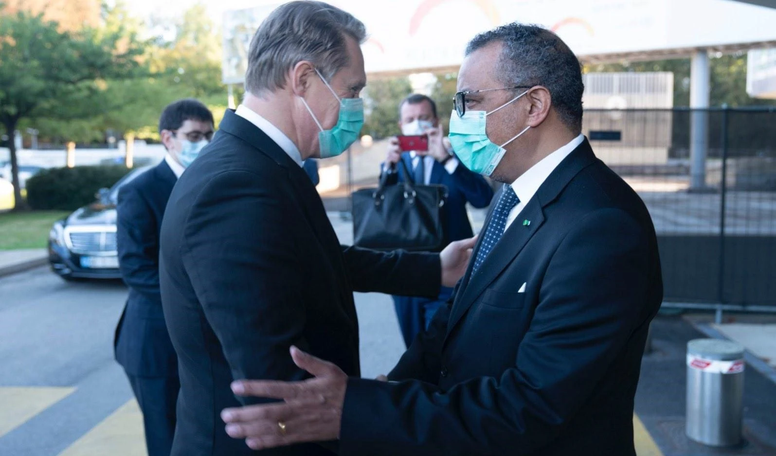 OMS retira barreras para registro de Sputnik-V