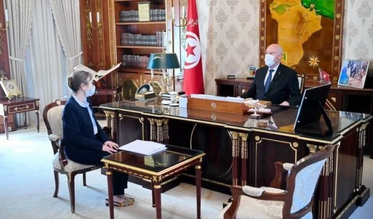 El presidente tunecino, Kais Saied, se reúne con la primera ministra designada, Najla Buden.
