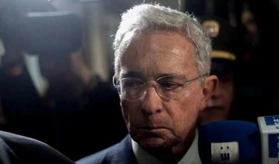 Imputación por manipulación de testigos y fraude procesal contra Álvaro Uribe se mantiene