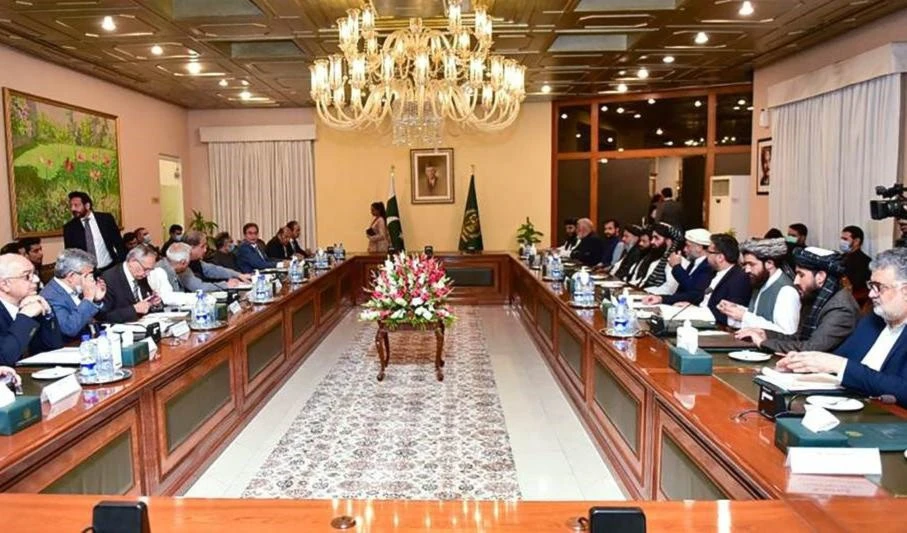 Pakistán recibe delegaciones de EE.UU., Rusia y China para mantener conversaciones sobre Afganistán. Pakistán recibe delegaciones de EE.UU., Rusia y China para mantener conversaciones sobre Afganistán.