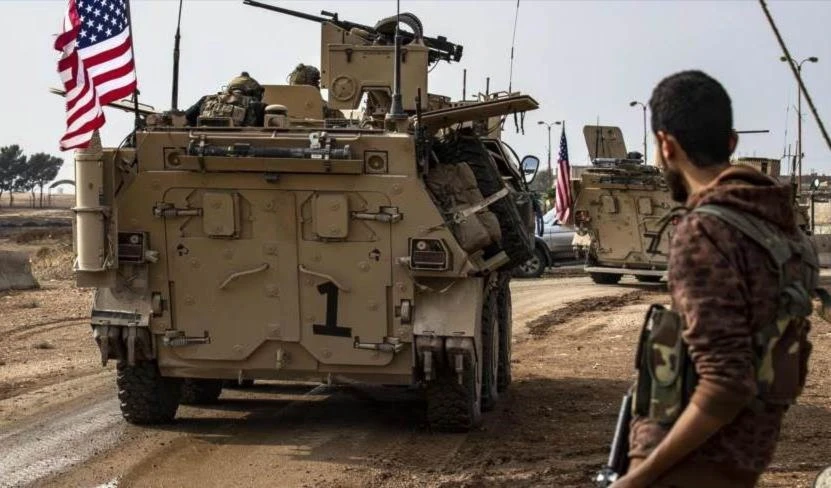 Tropas sirias y residentes bloquean otro convoy estadounidense en Hasakeh.