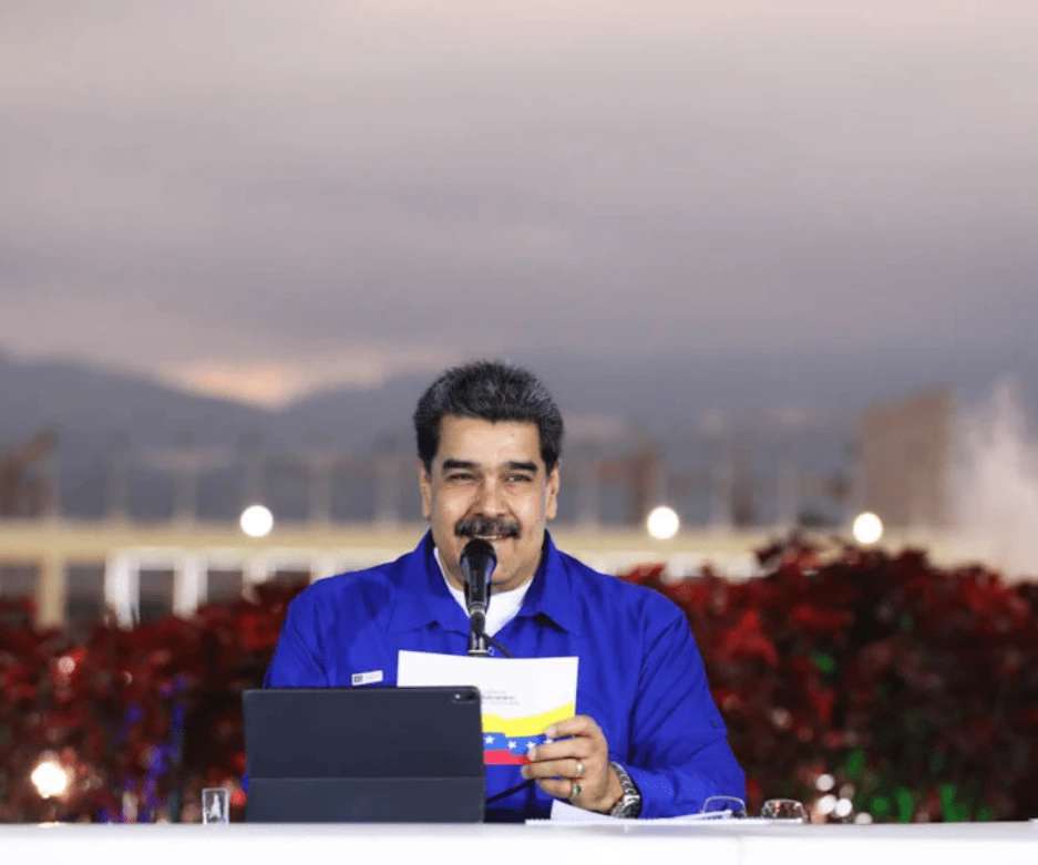 Maduro llama a los venezolanos a acudir en paz a las urnas el próximo domingo