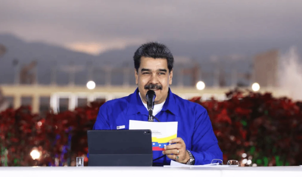 Maduro llama a los venezolanos a acudir en paz a las urnas el próximo domingo