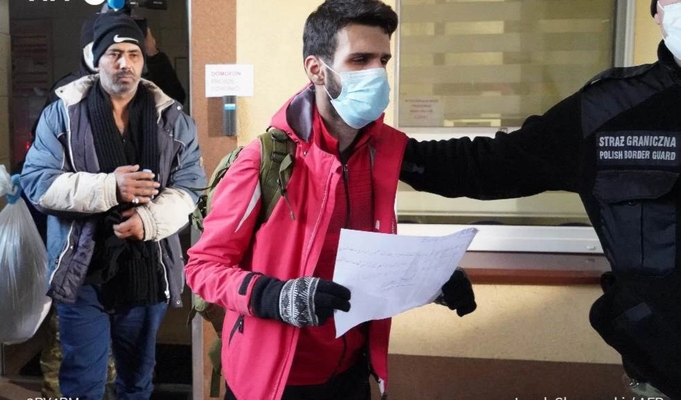 Bielorrusia ha cambiado de táctica en la crisis migratoria, afirma Polonia.